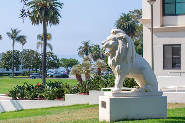 lion statue