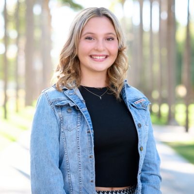 Headshot of Ivy DeVries