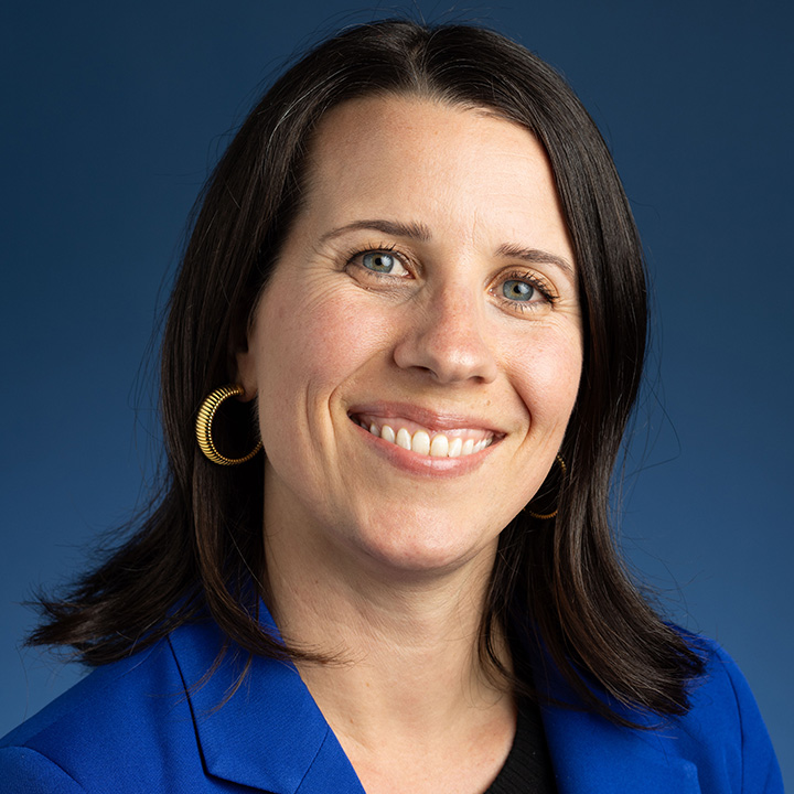 Headshot of Julia Wade