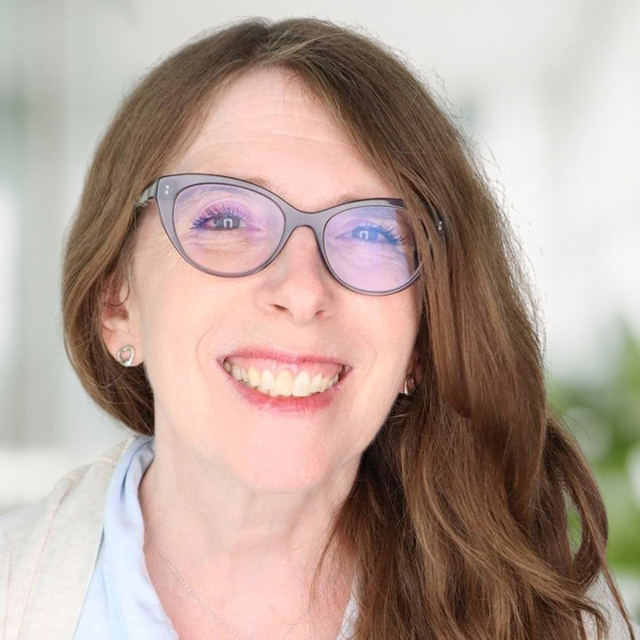 Headshot of Stephanie Laurey
